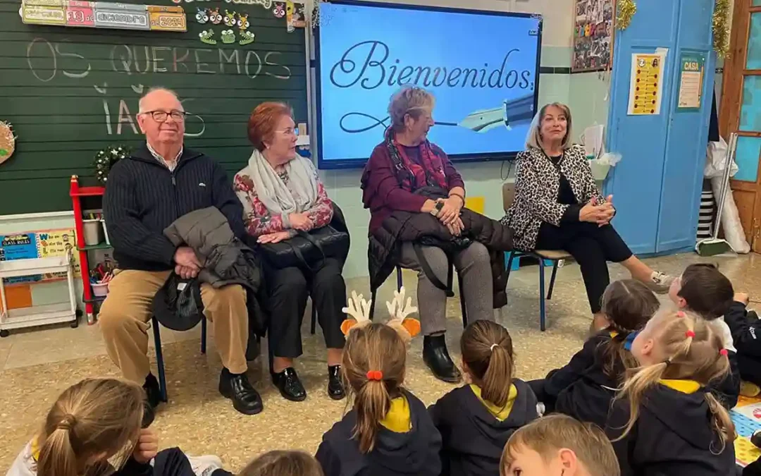 El alumnado de 1º de Primaria del colegio La Salle Paterna disfruta con el cierre del Proyecto NCA «Mis abuelos también fueron pequeños»